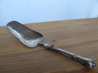 Bild des folgenden Artikels: Vorlegebesteck Silber