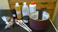 Bild des folgenden Artikels: Restaurierungsset Mbel: Abbeizer, Bienenwachs, Leinl, Beize, Pigment, Schellack fr Kittherstellung, Isopropanol (bitte Bild anklicken)